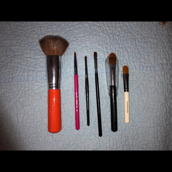 Too faced and random makeup brushes - Picture 4 of 5